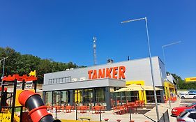 Tanker Apartments & Bistro Caradice